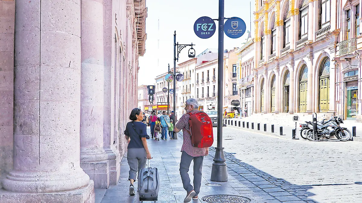 Turistas en el centro de Zacatecas